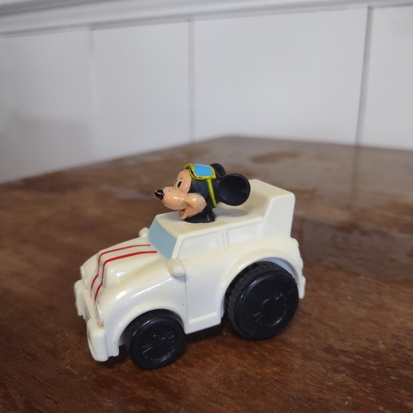 Disney 2007 Mickey Mouse Pull Back & Go white Mattel Small Toy Car - Picture 7 of 10